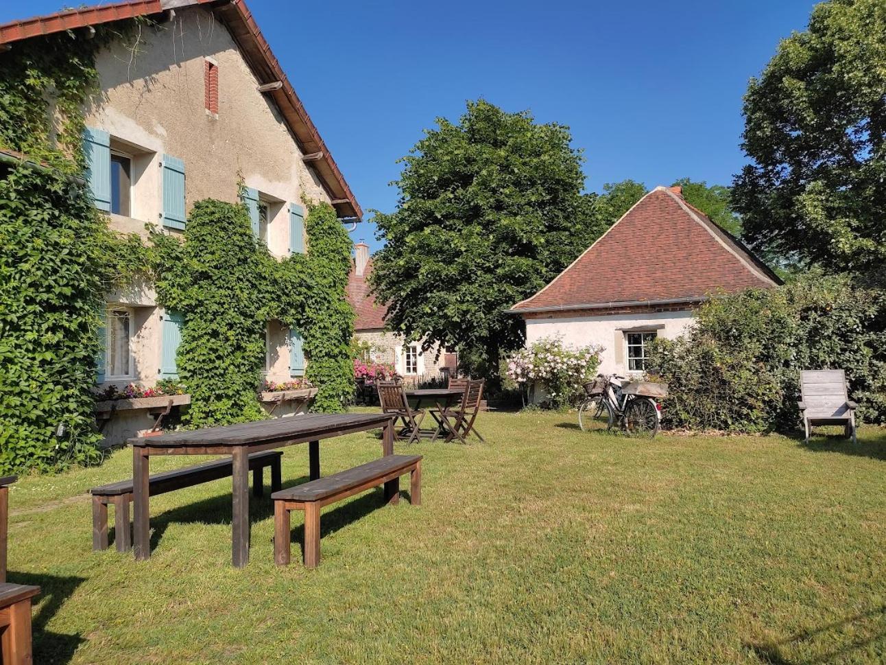 Chambres D'Hotes Domaine Du Bourg Gannay-sur-Loire Luaran gambar
