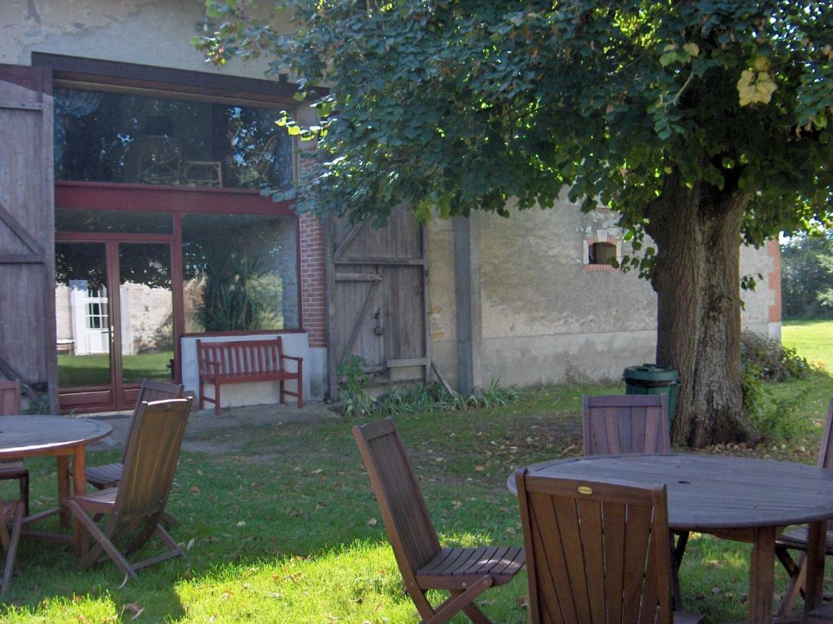 Chambres D'Hotes Domaine Du Bourg Gannay-sur-Loire Luaran gambar